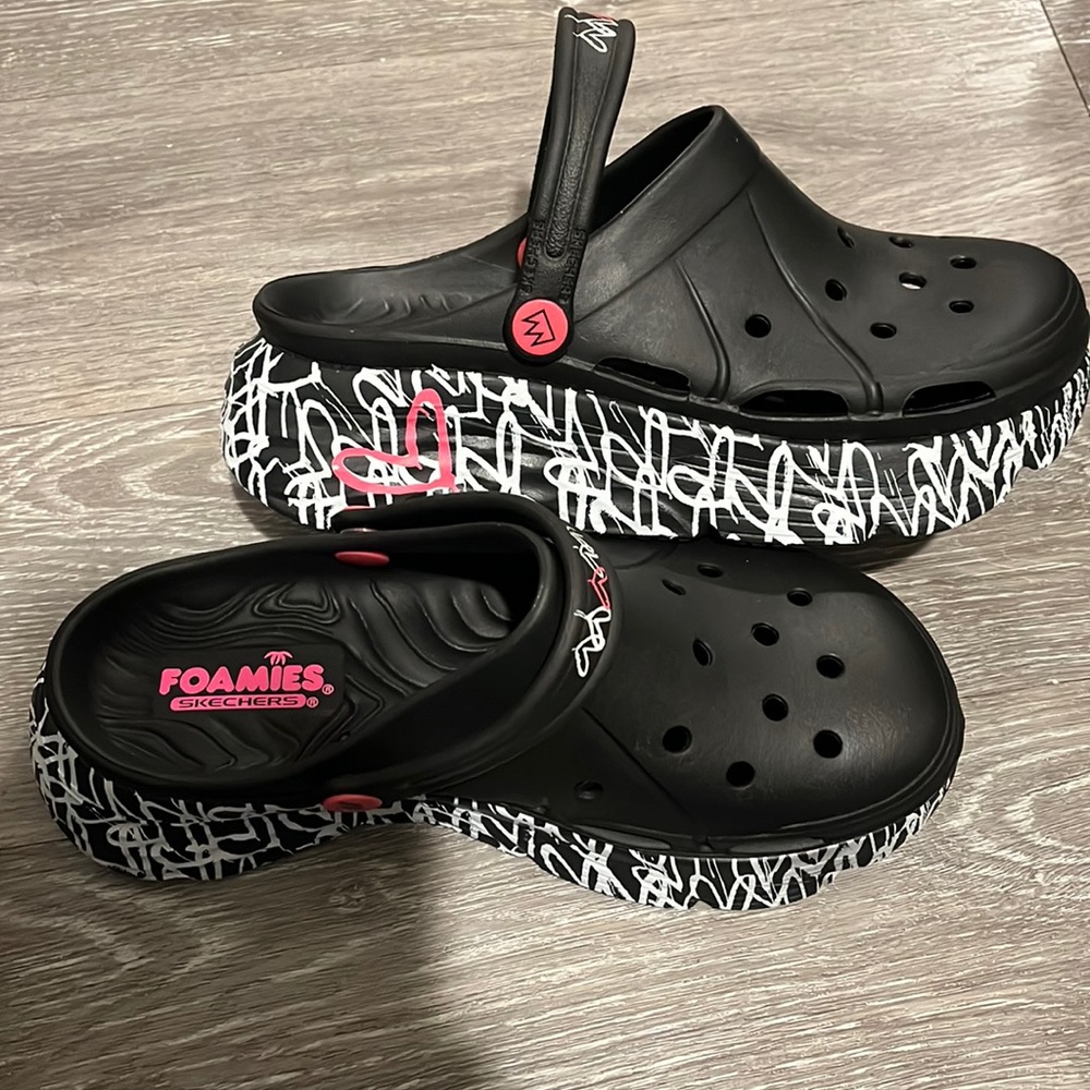 Skechers Foamies: Love True